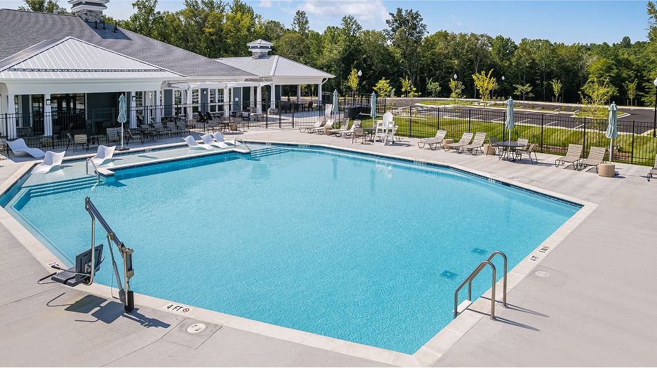 Highlands St Charles Amenity Pool