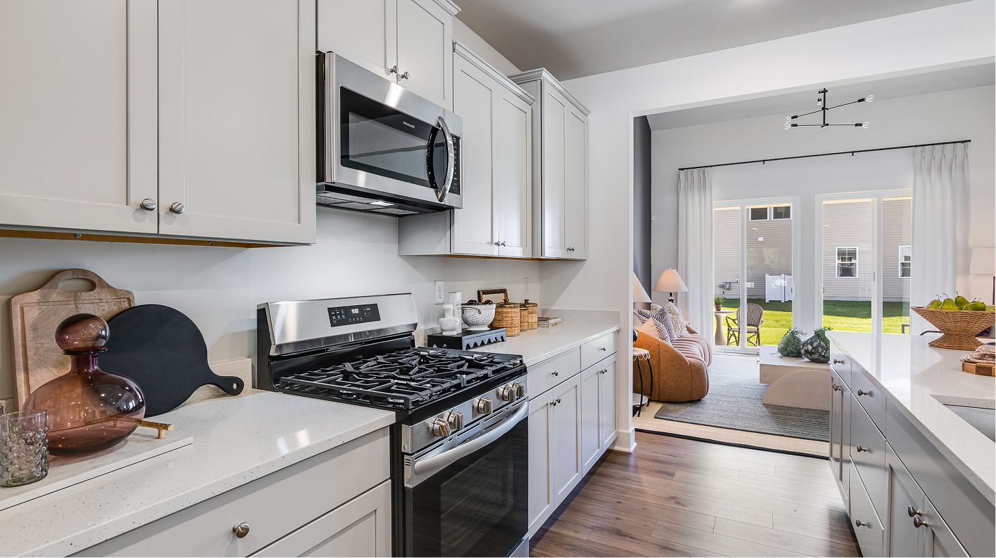 2494 Jennings Kitchen 3of4 F1 Base2