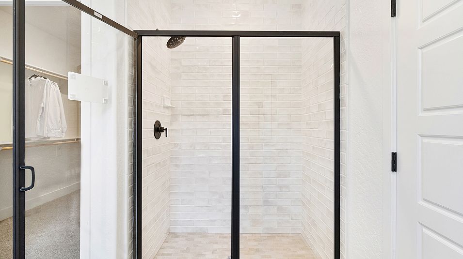 5103 Cheyenne Owners Bath 2of2 F1