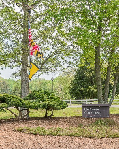 The 18-hole White Plains Golf Course offers fun challenges