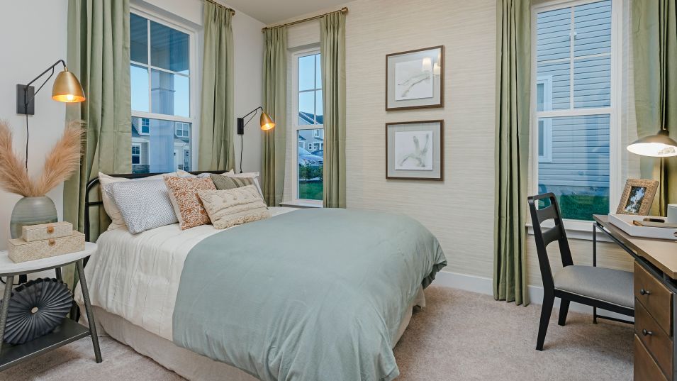 Lincoln Bedroom 2