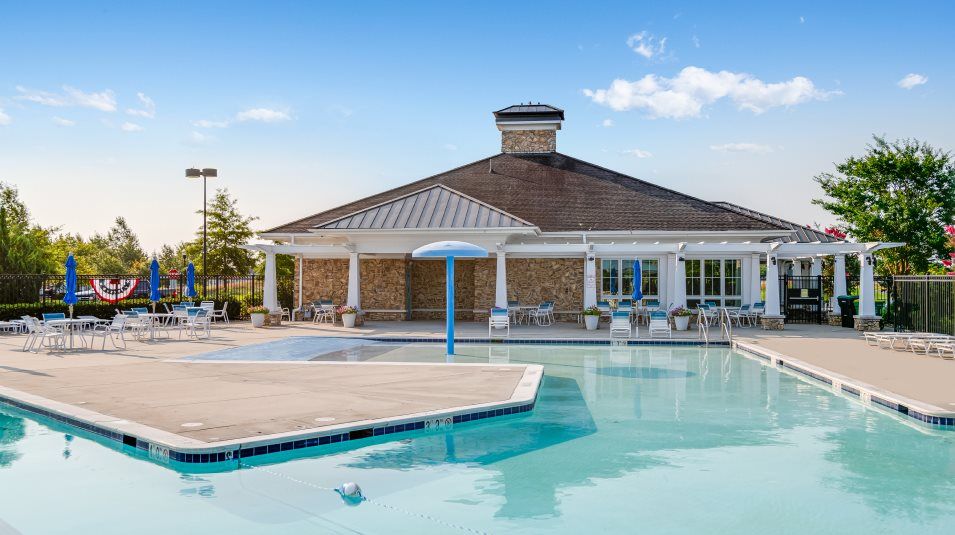 Plantation Lakes Pool Amenity
