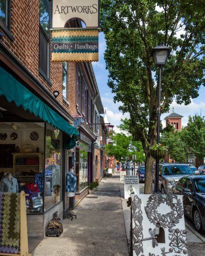 Gettysburg features restaurants and clothing boutiques