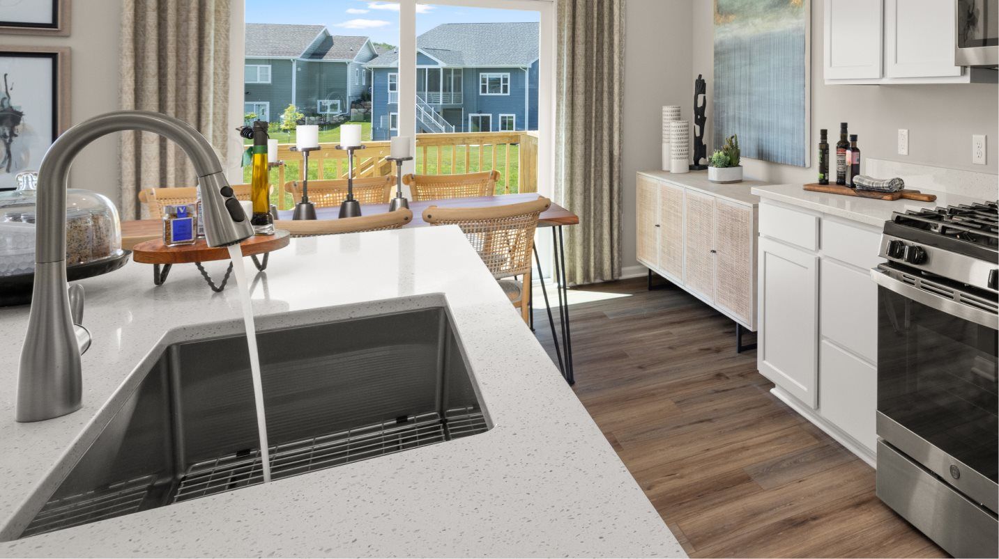 Undermount stainless steel single-basin sink