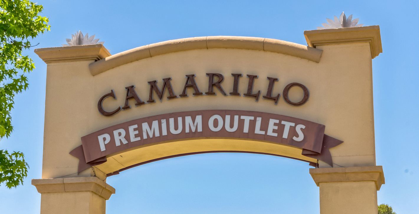 Welcome arch from the Camarillo Outlets