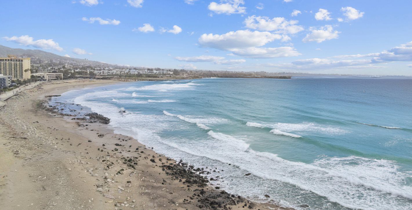 Shore of Ventura beach