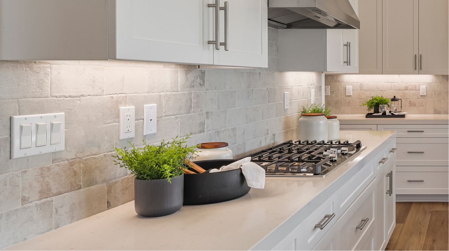 Ruby Valencia Res3 Kitchen 2of9 F1