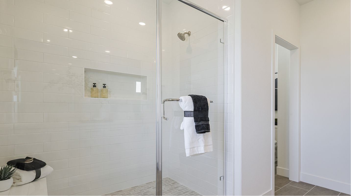 Ruby Valencia Res3 Owners Bath 3of4 F2