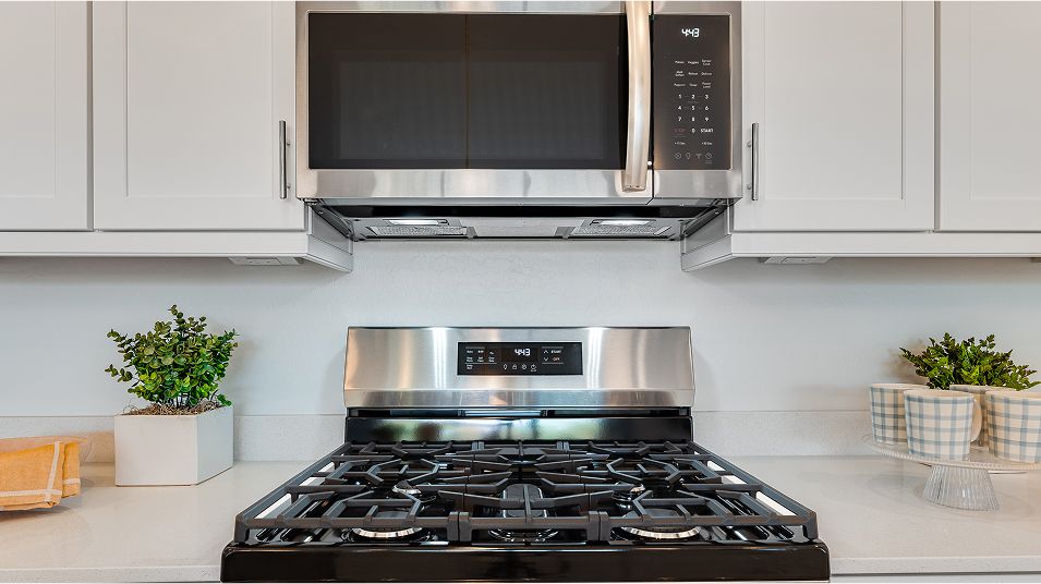 4584 Juniper Kitchen 4of6 F1 Base3