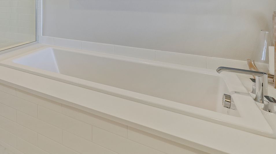 Ridgeview Metro Heights Res1 Owners Bath 1of5 F2