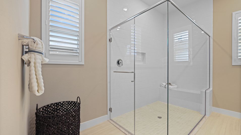 Toscana Tesoro Highlands EI Owners Shower F1