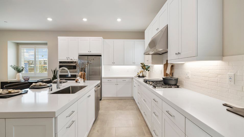Drawers and shelving in the kitchen