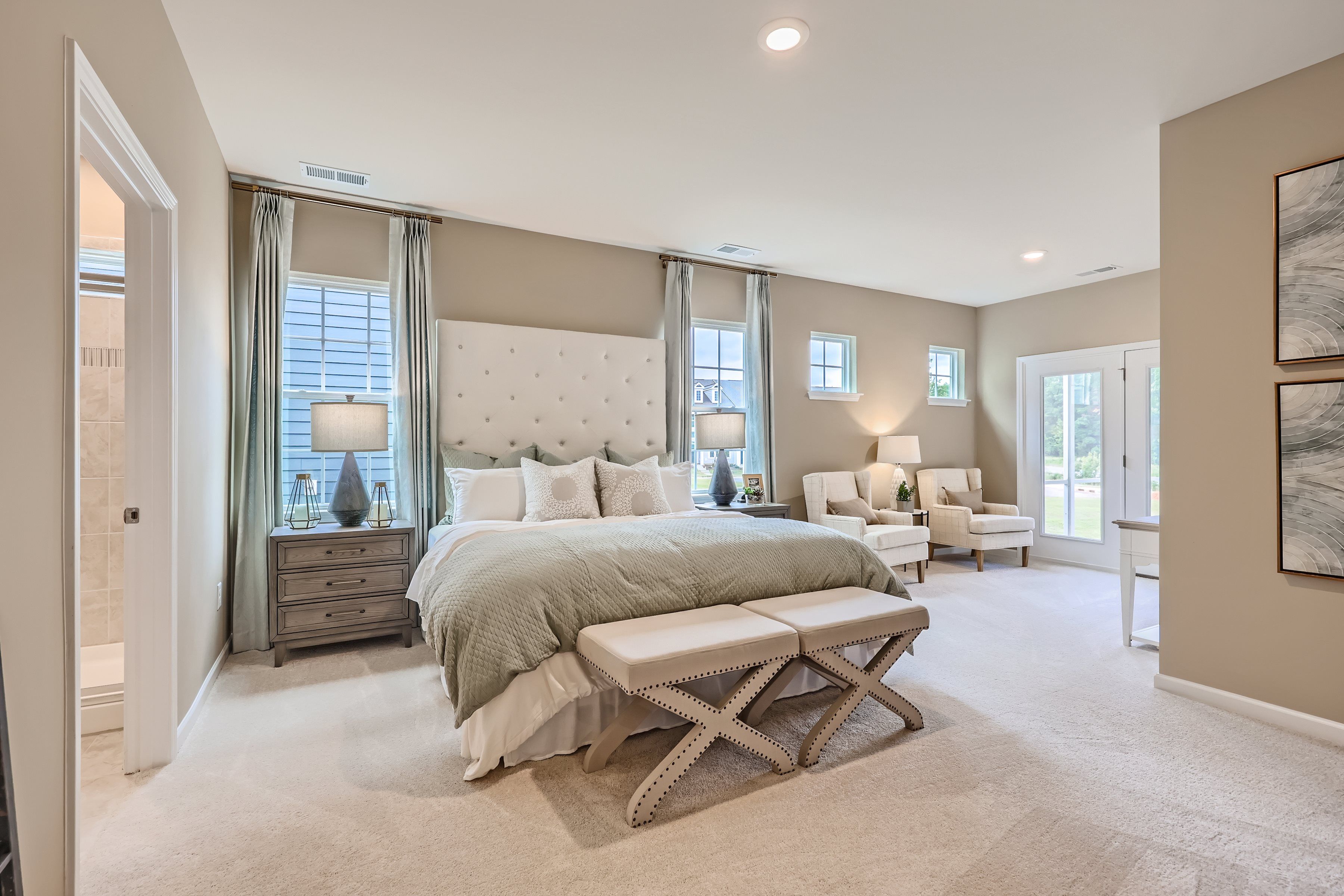 GA L2777 Pic Dorchester Owners Suite1of1jpg