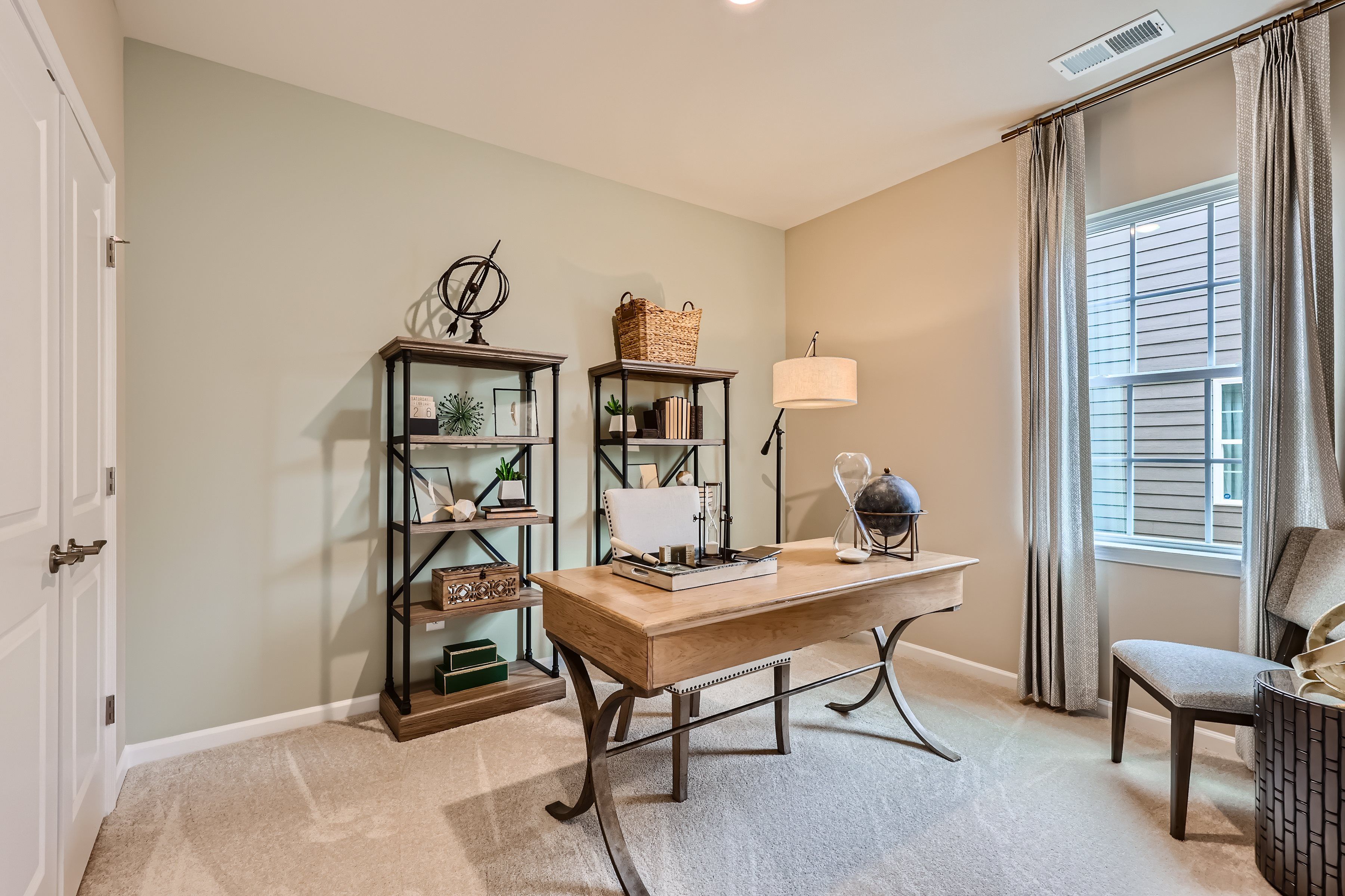 2777 Dorchester Office 1of1