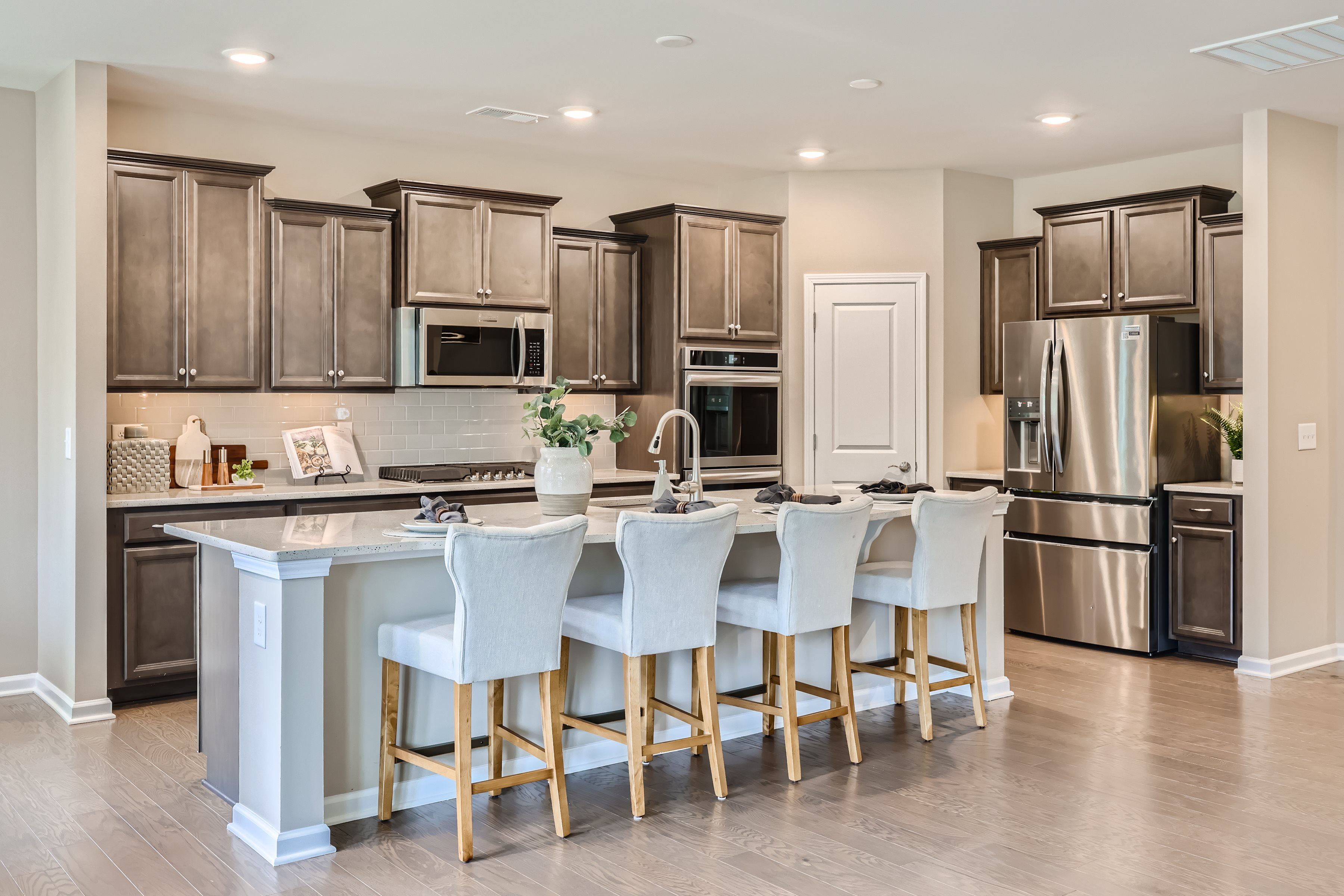 GA L2777 Pic Dorchester Kitchen1of1jpg