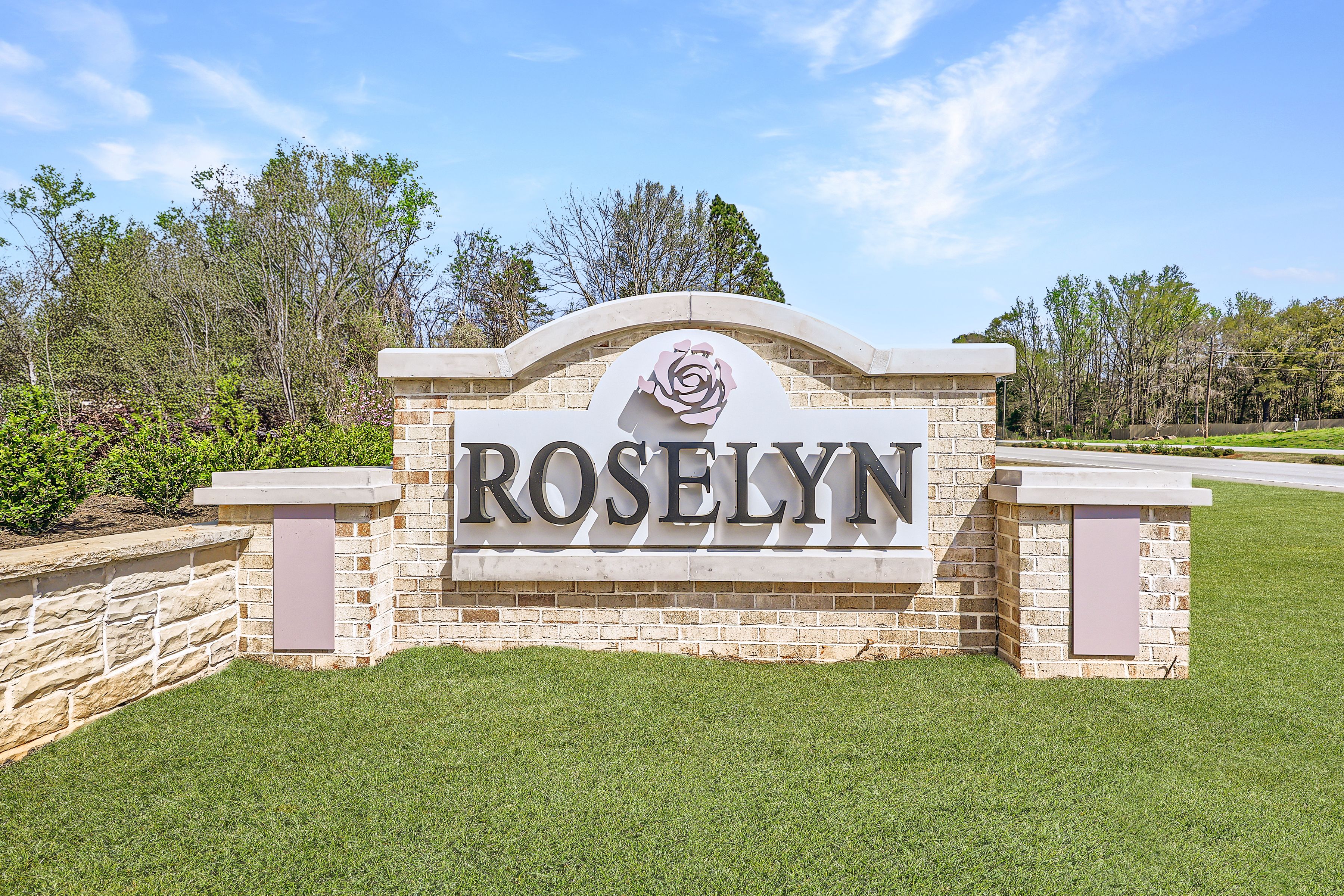 Roselyn Entry Monument