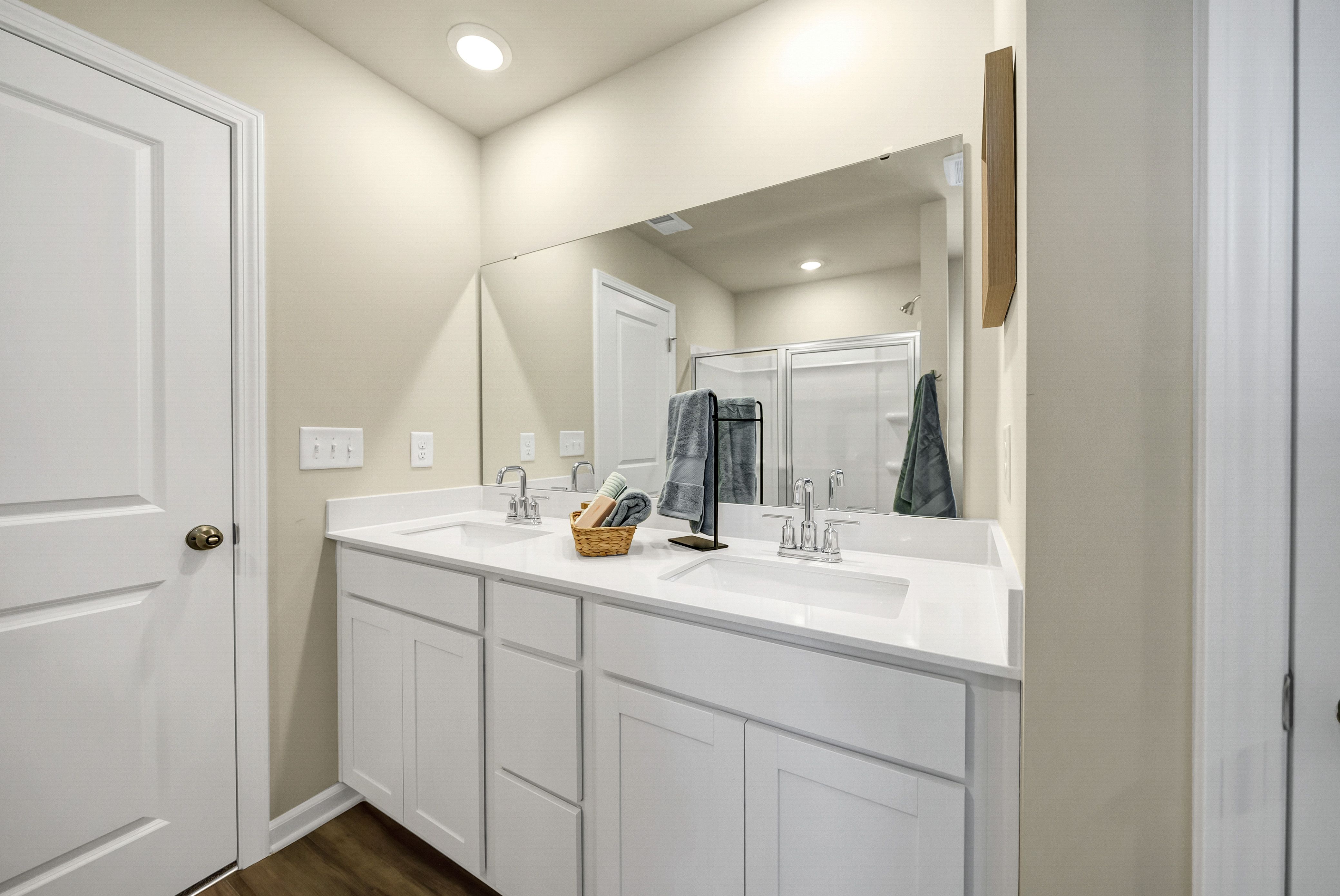 Heron Pointe Crane Model Master Bathroom 2 of 2