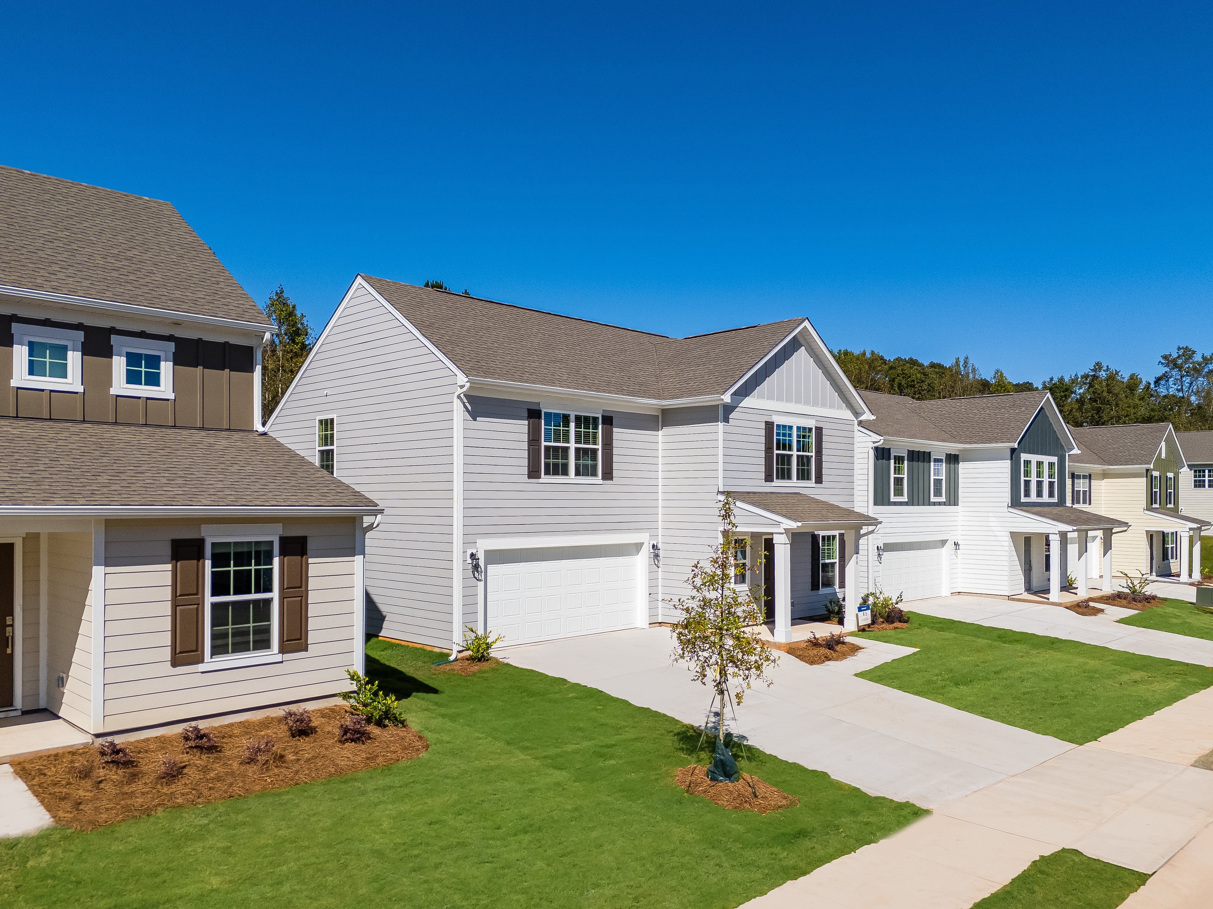 Creekside Cottages Streetscape 01