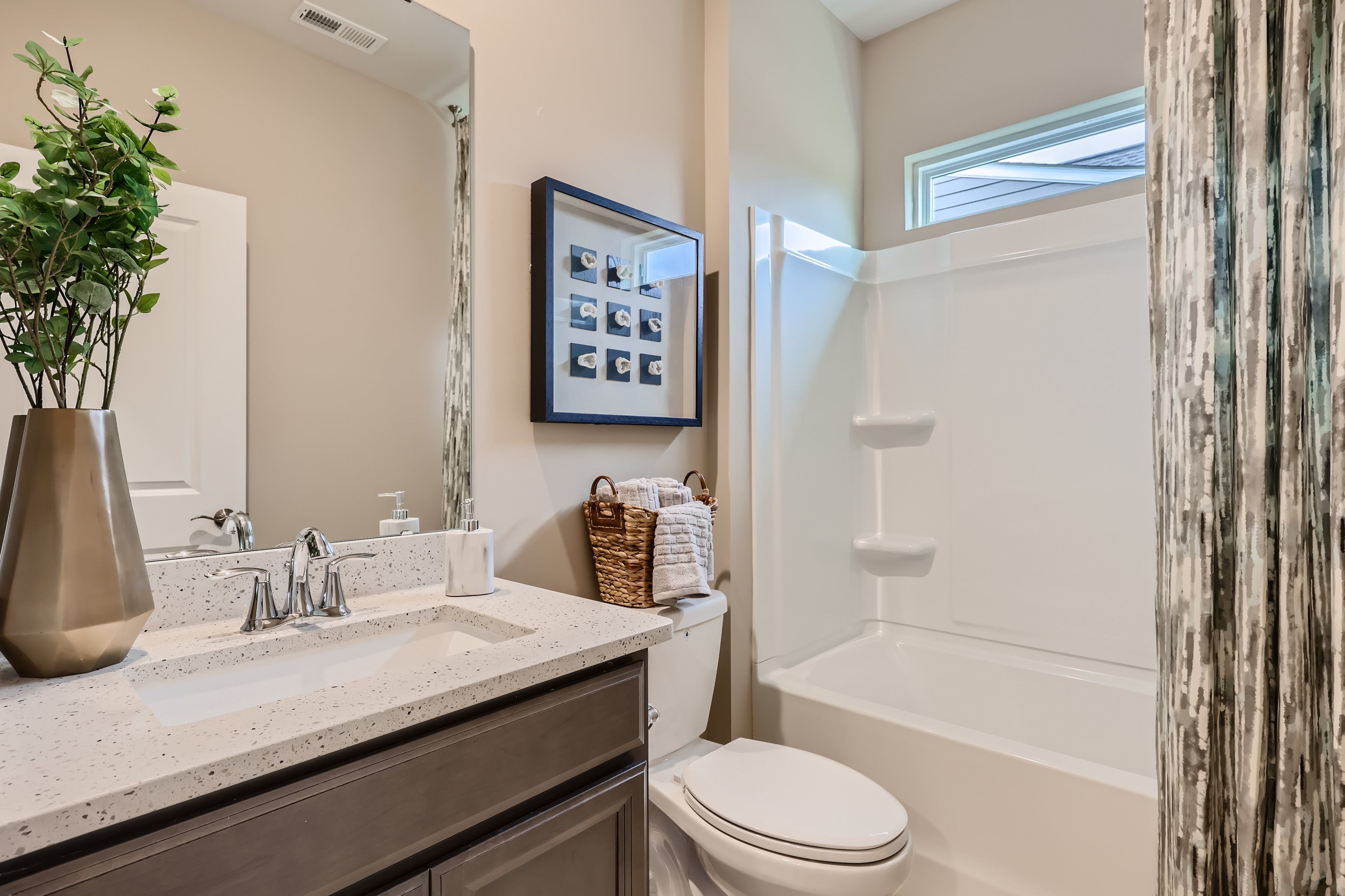 2777 Dorchester Bath 1of1