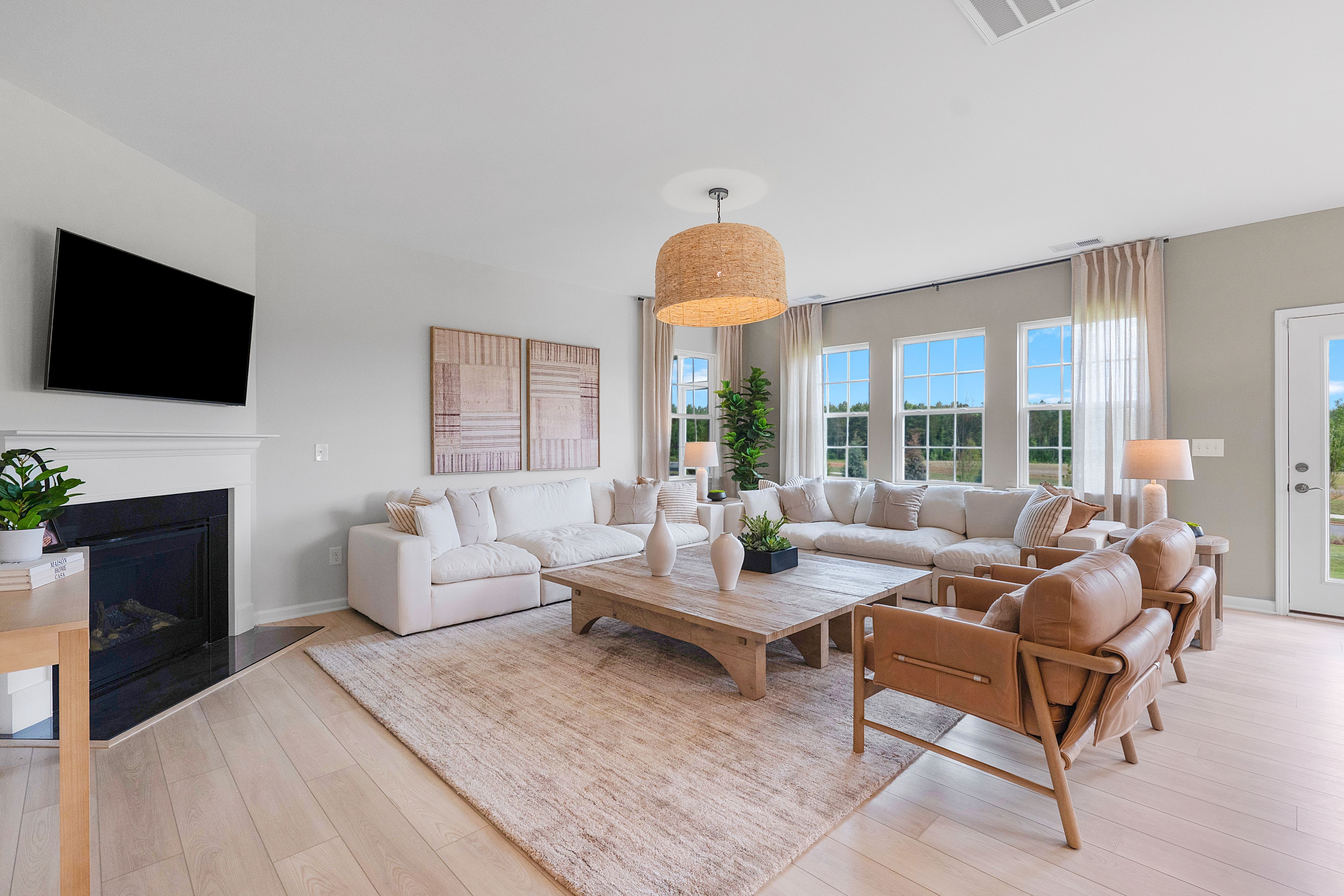 Roselyn Dorchester 07