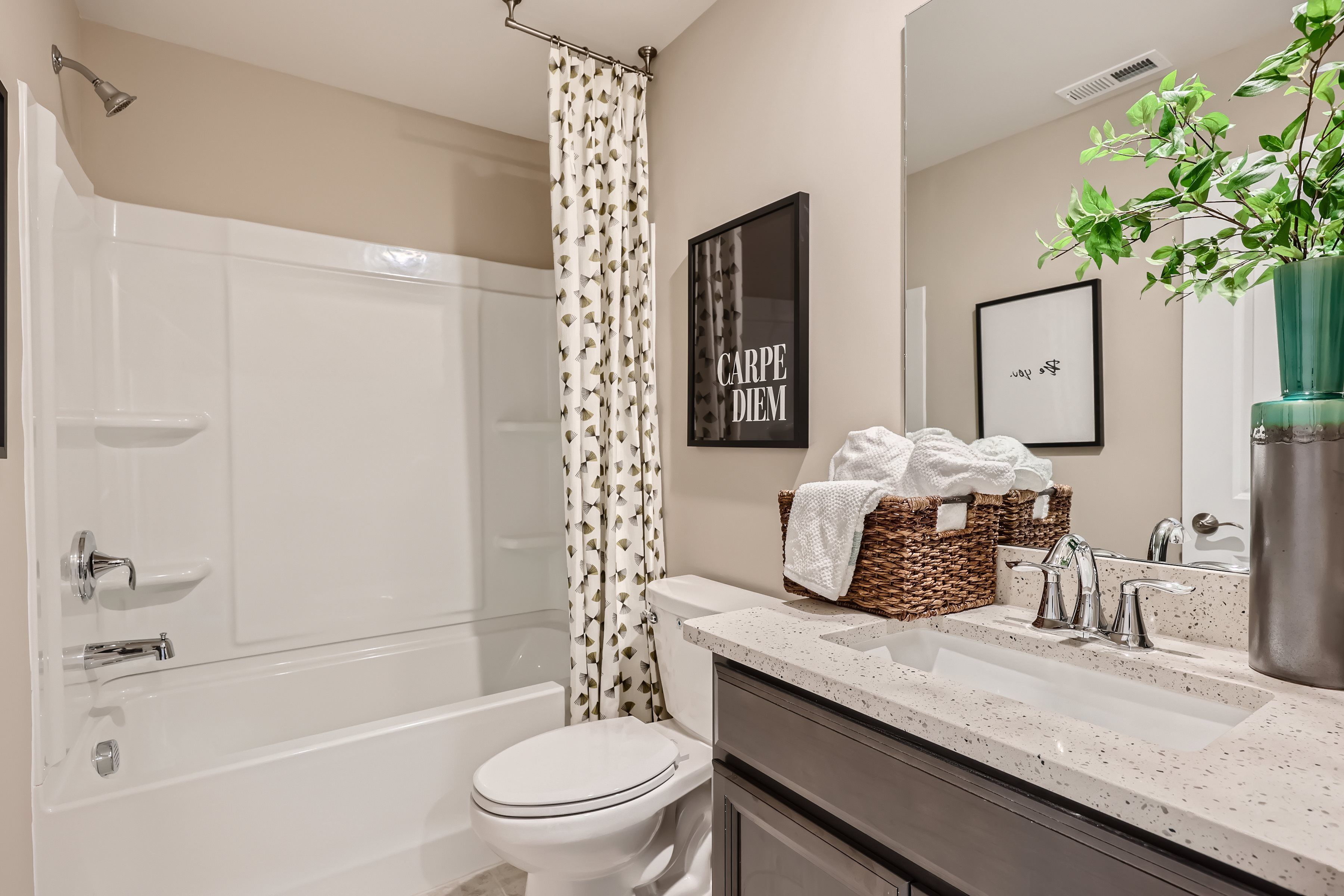 2777 Dorchester Bath2 1of1