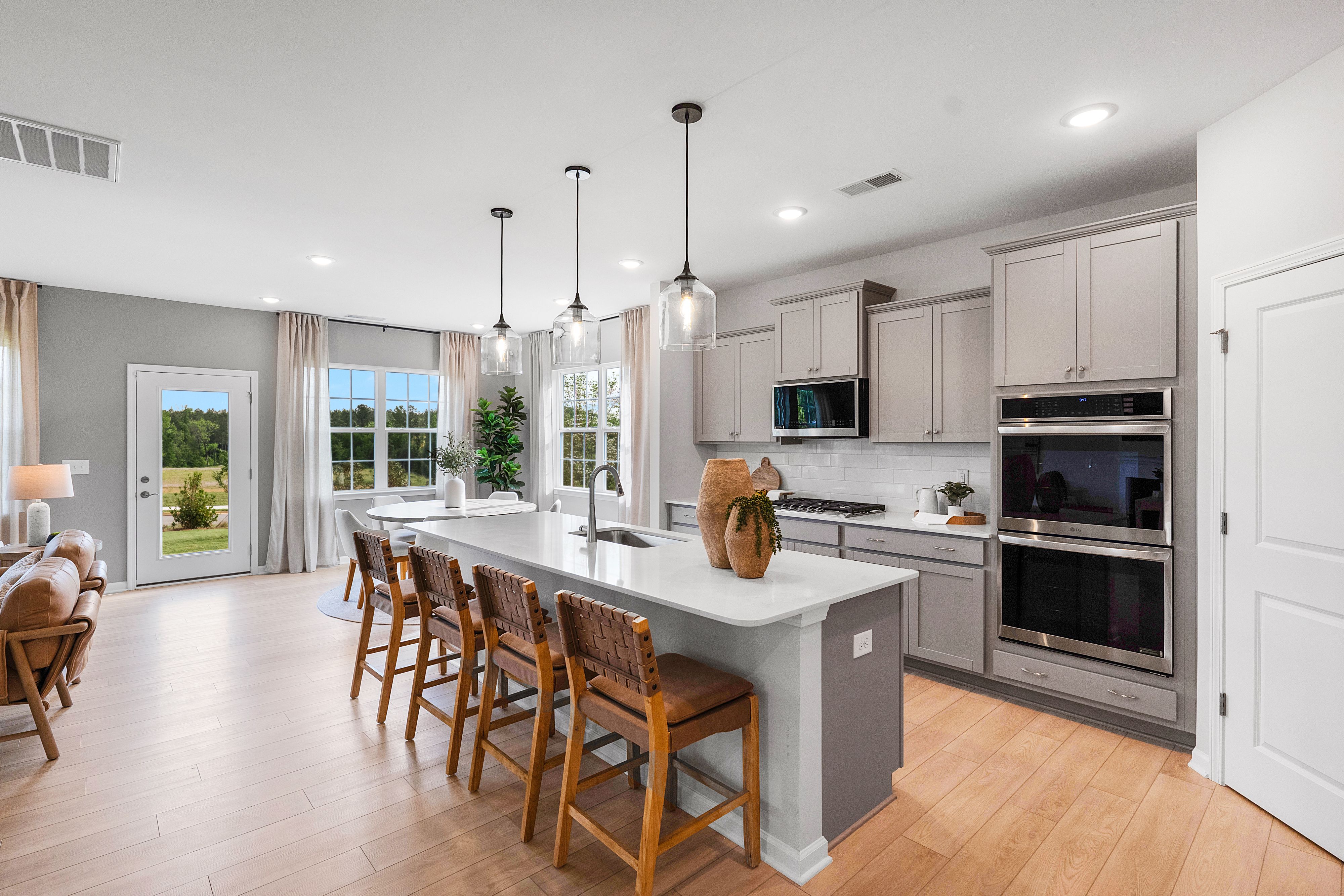 Roselyn Dorchester 16