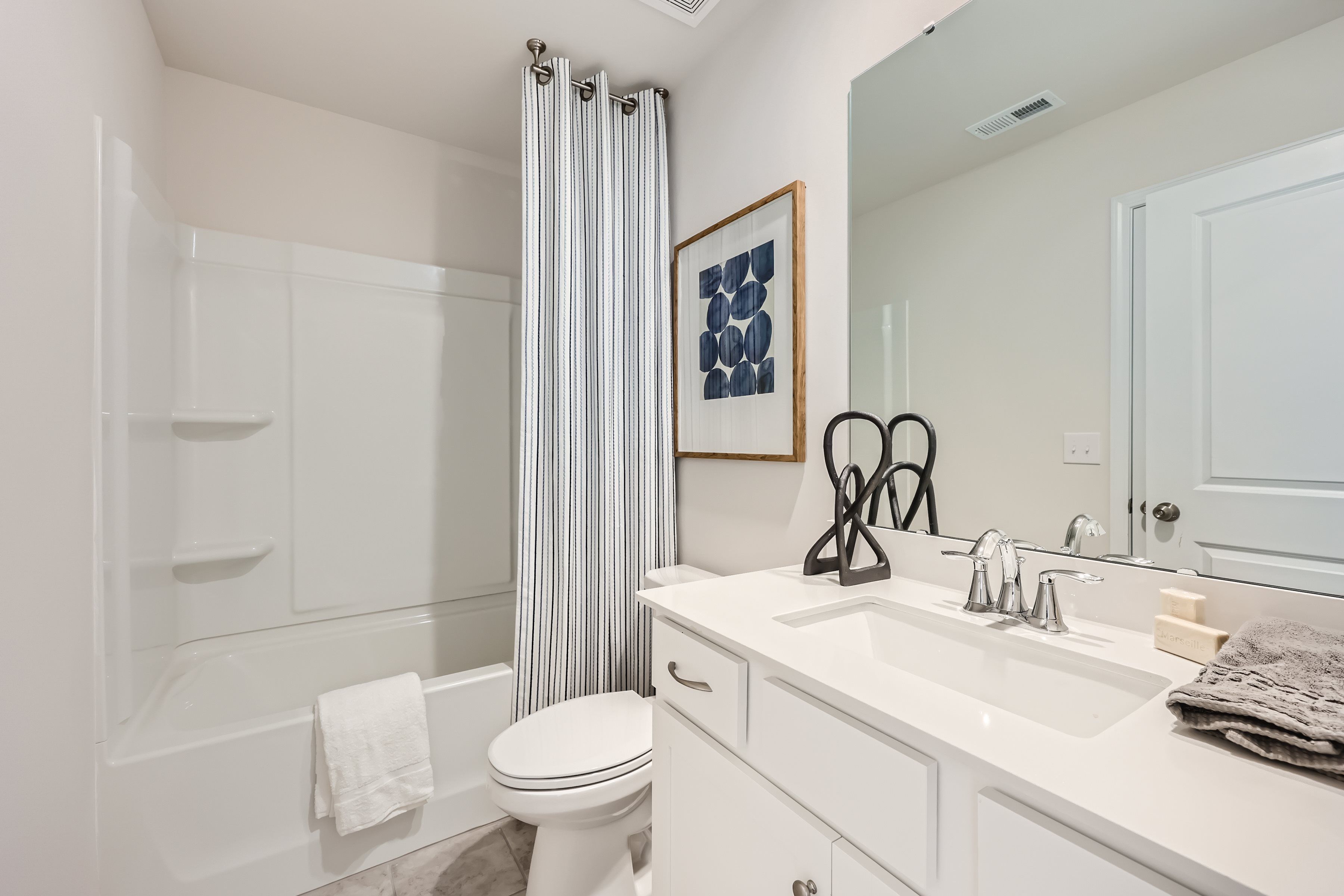 1825 Grassy Knoll Trail   Print Quality   021   26 2nd Floor Bathroom