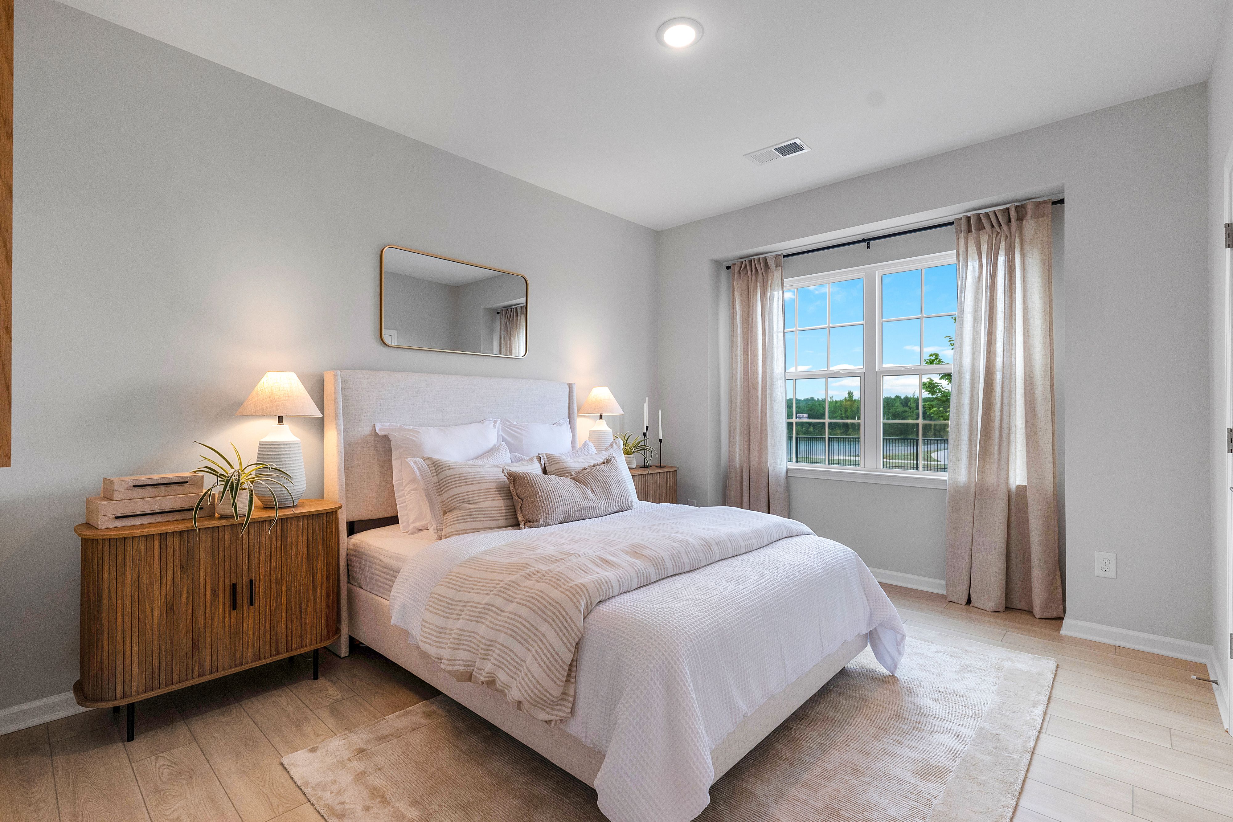 Roselyn Dorchester 22