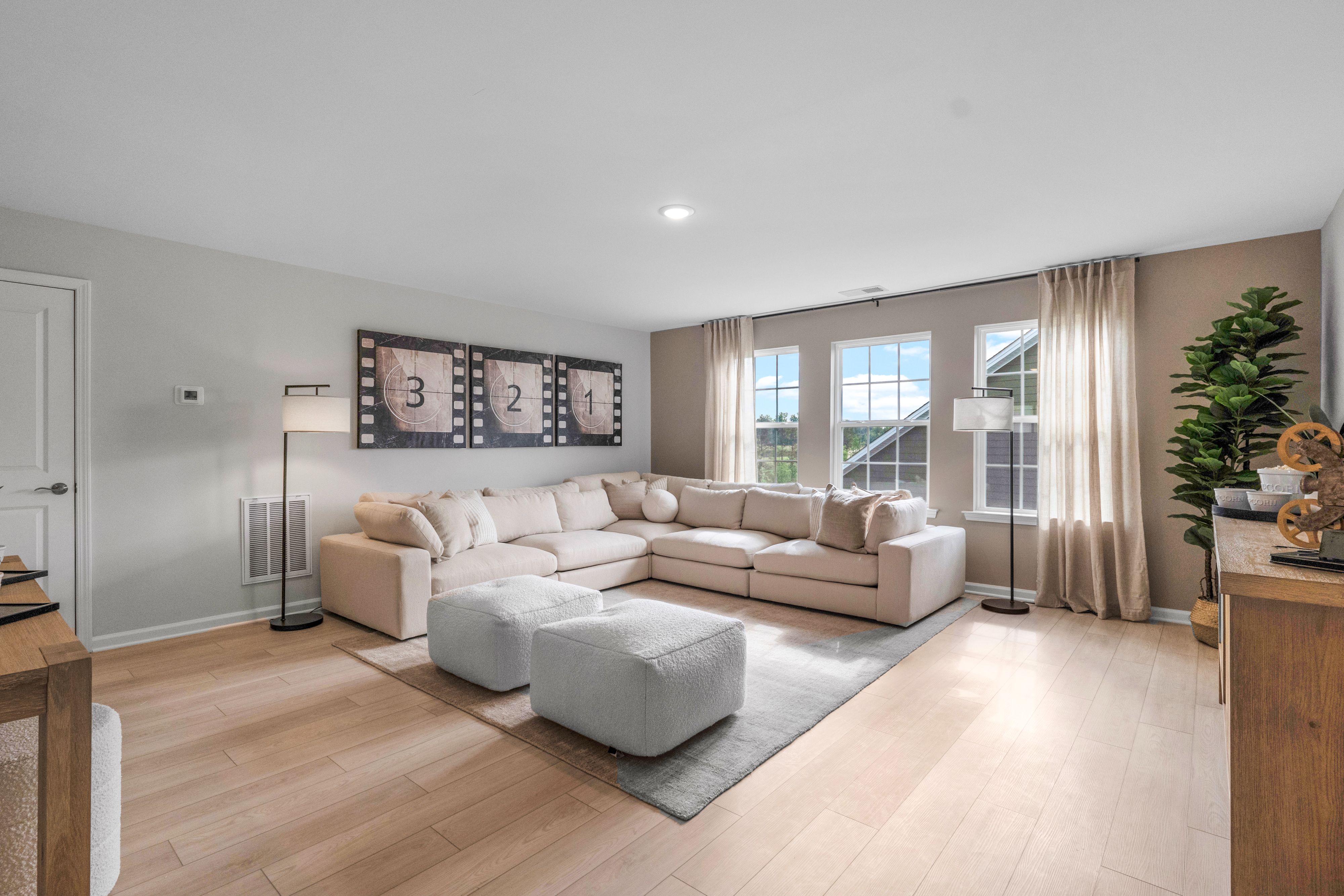 Roselyn Dorchester 10