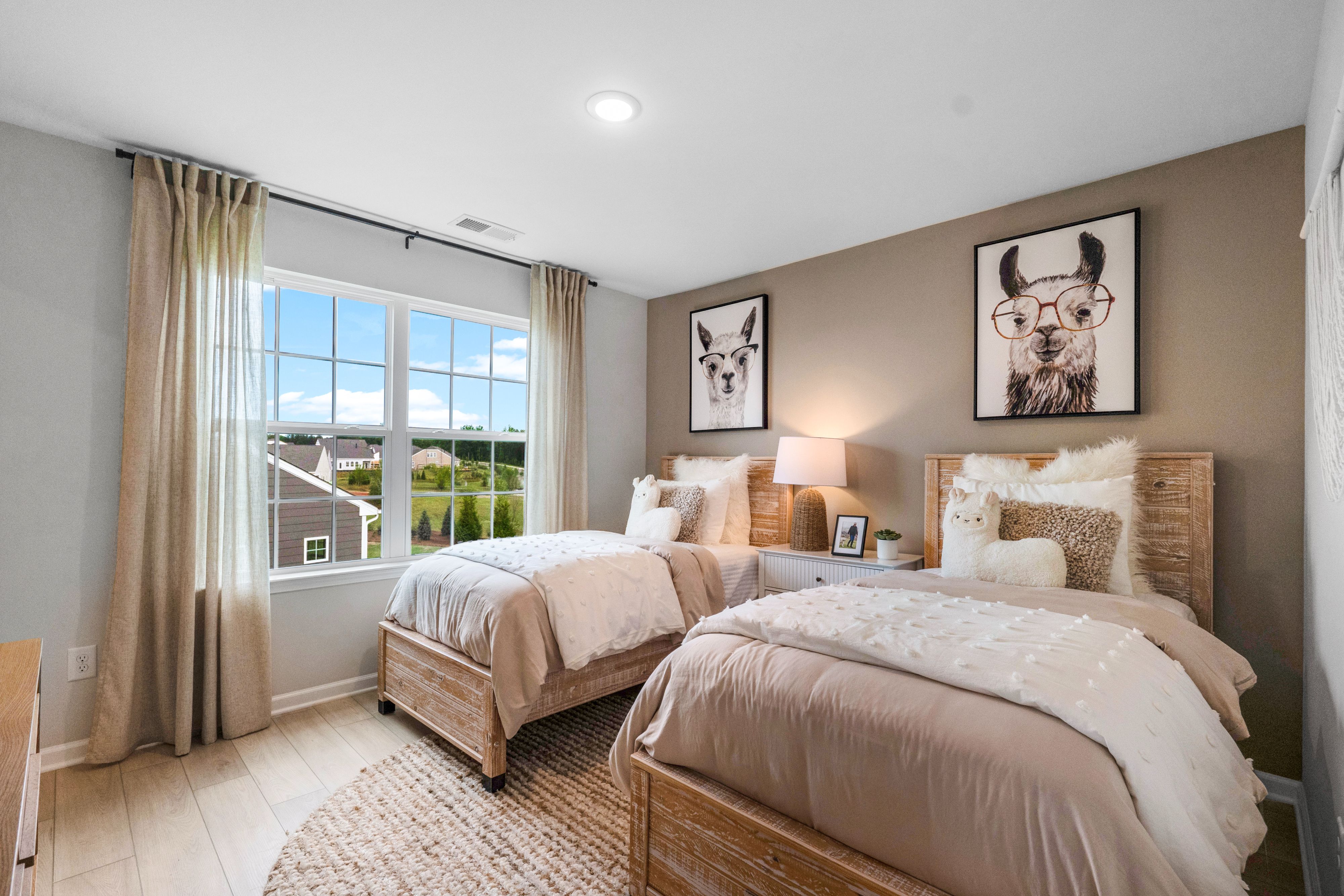 Roselyn Dorchester 23