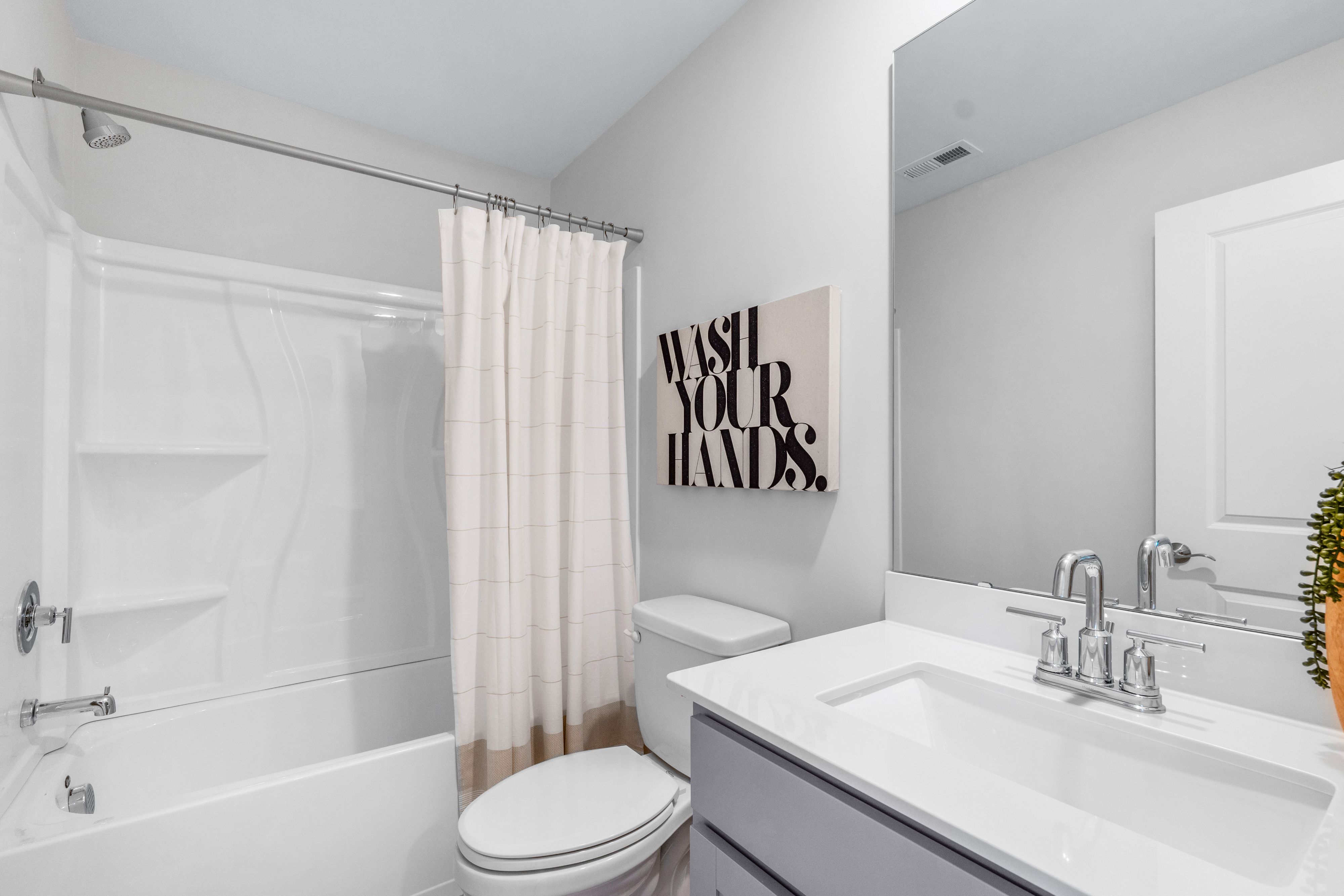 Roselyn Dorchester 25