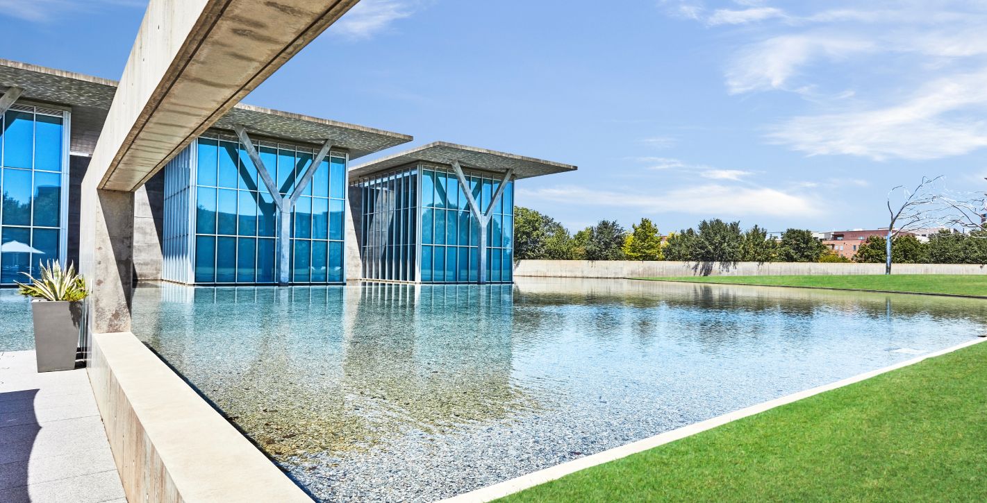 Modern Museum located nearby