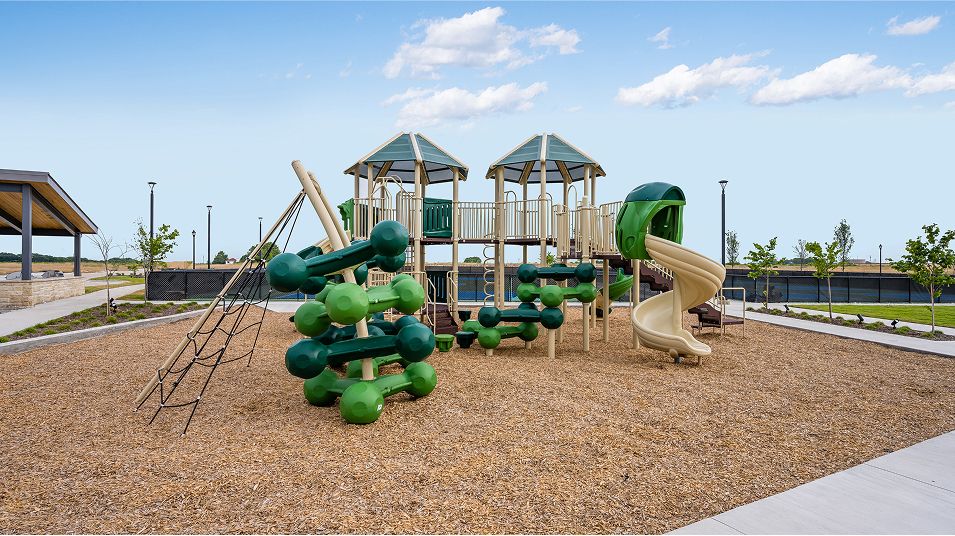 Arbors Eastland Amenity Playground 2of2 7325