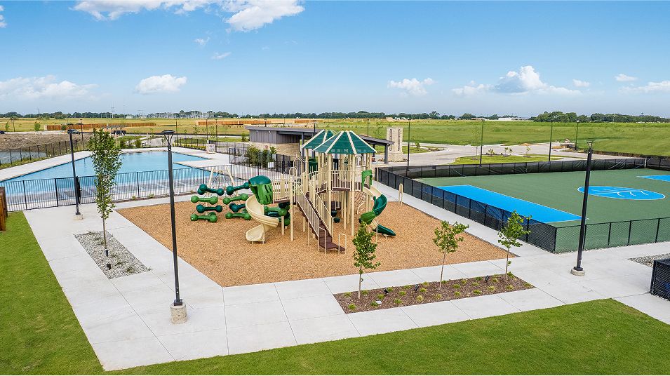 Arbors Eastland Amenity Playground 1of2 7325