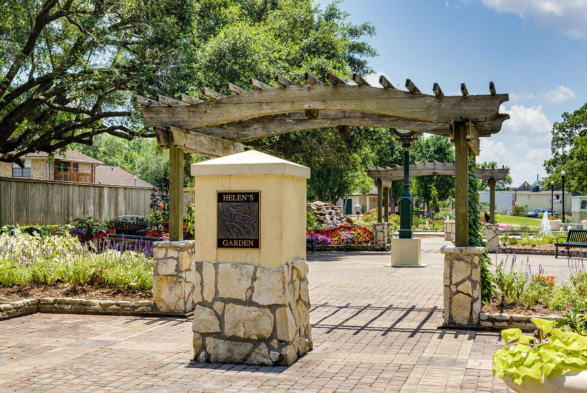 League City Helens Garden 5of5 051925