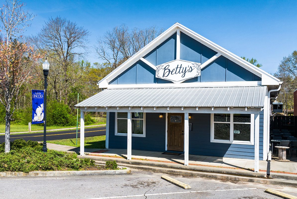 Lincoln Bettys Cafe 4 25 25
