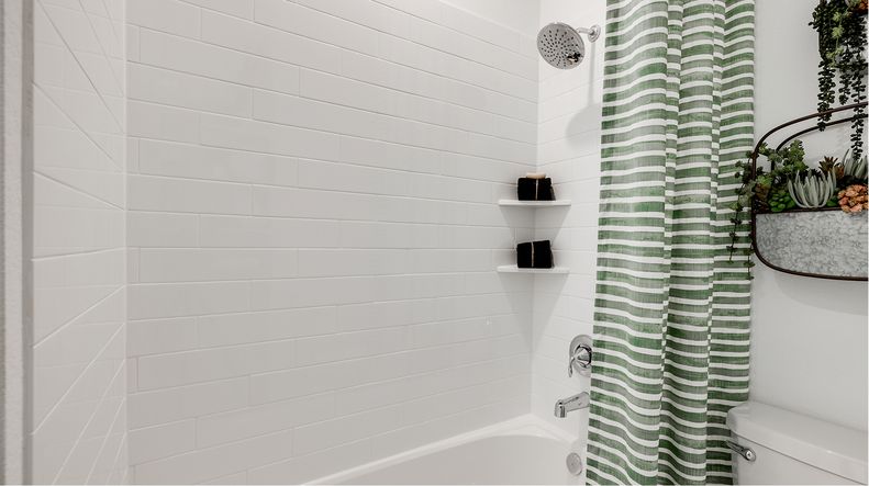 Pic Ei bath2 Tile Surround Bath Tub F1