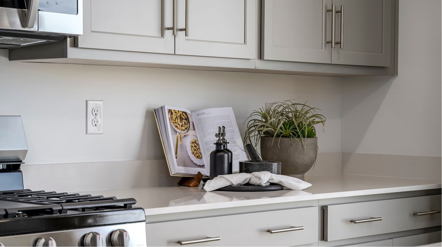 Brixton Park EI Kitchen Countertops Backsplash F1