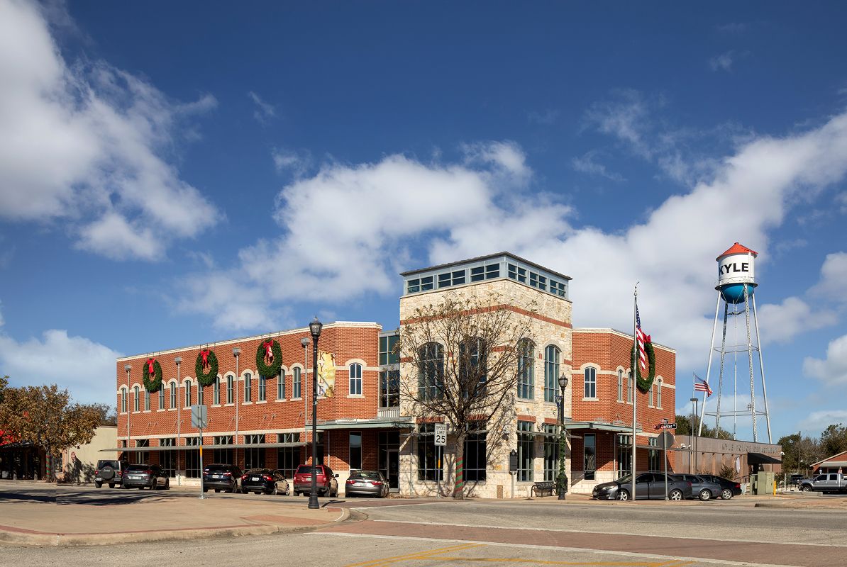 Plum Creek Downtown Kyle T X6