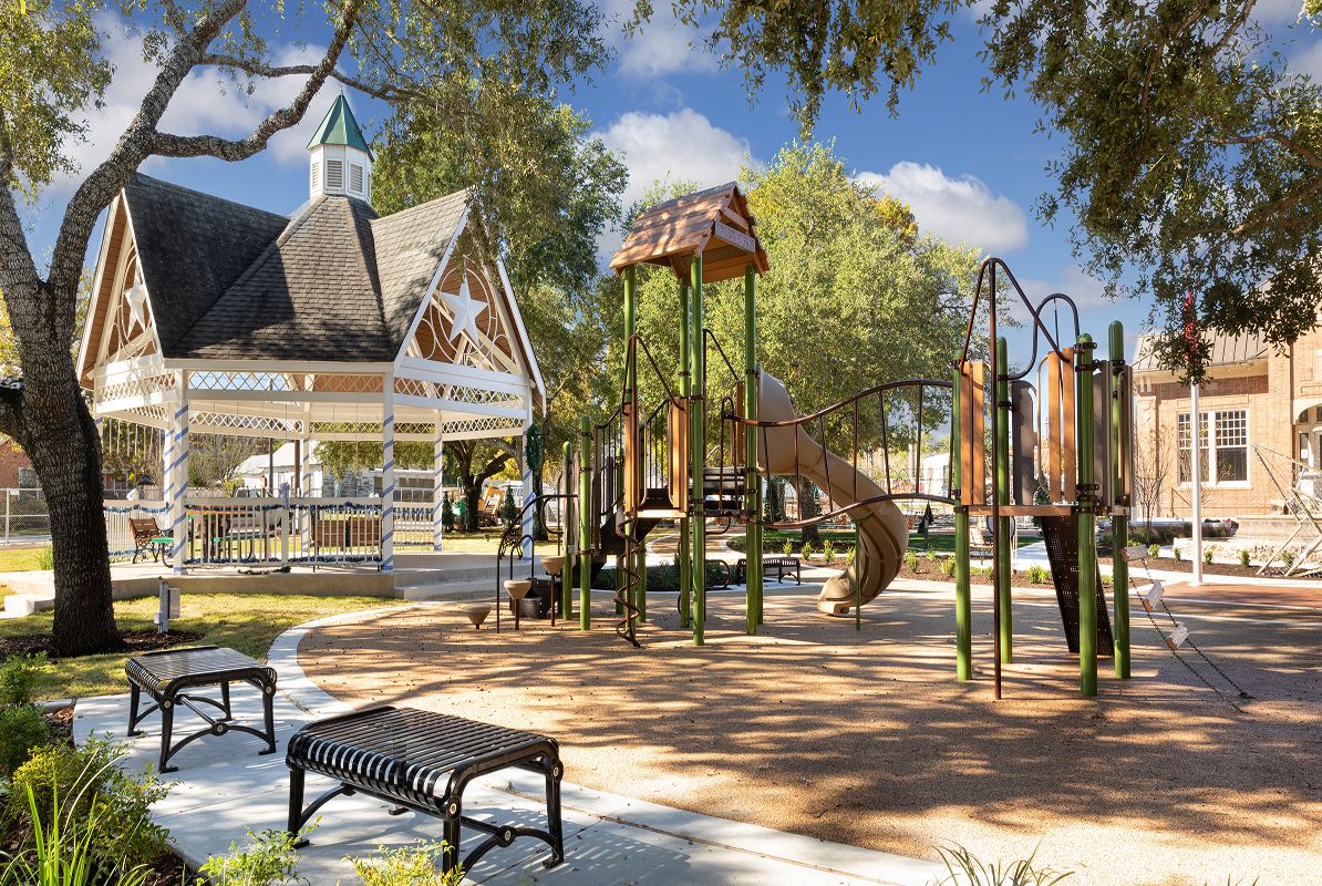 Plum Creek Downtown Kyle T X4