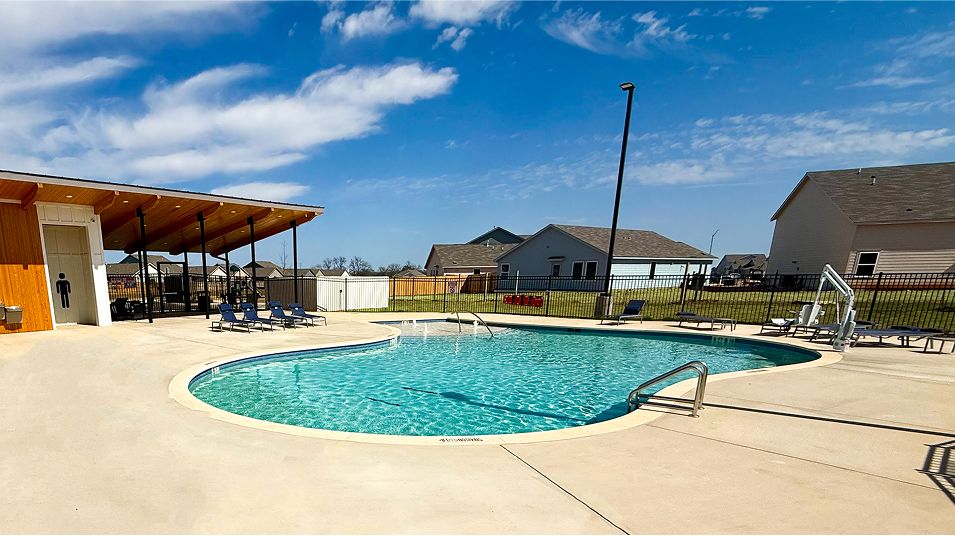 Friendship Oaks Amenity Pool