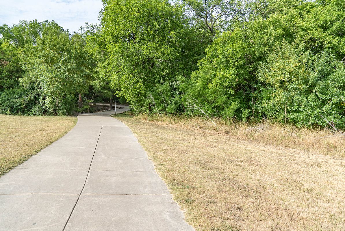 San Antonio pic Tom Slick Park Trails photoshoot