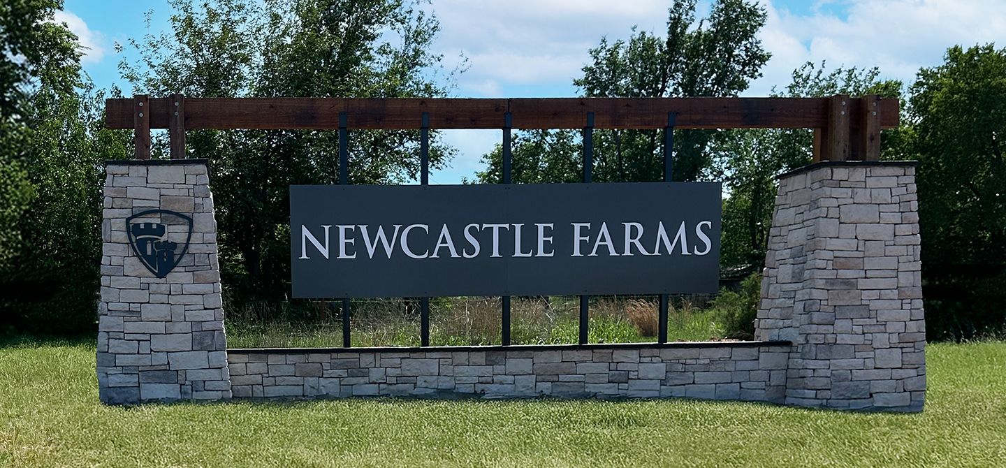 Newcastle Farms Amenity Monument