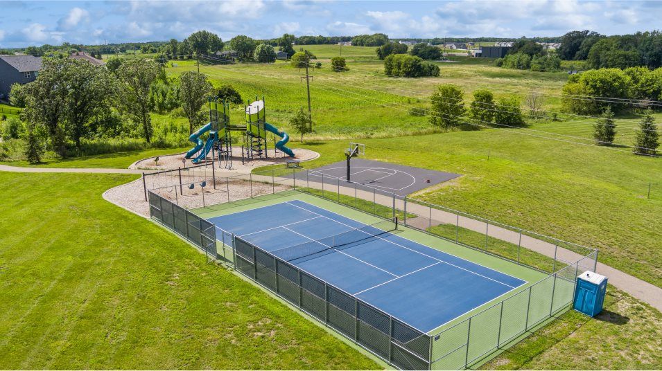Highland Ridge Tennis Court Amenity