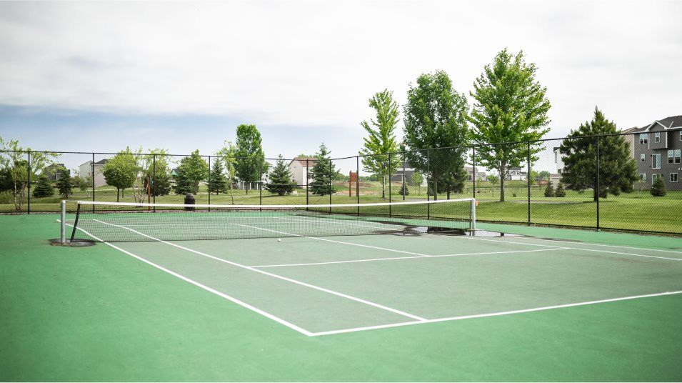 River Pointe Tennis Court Amenity