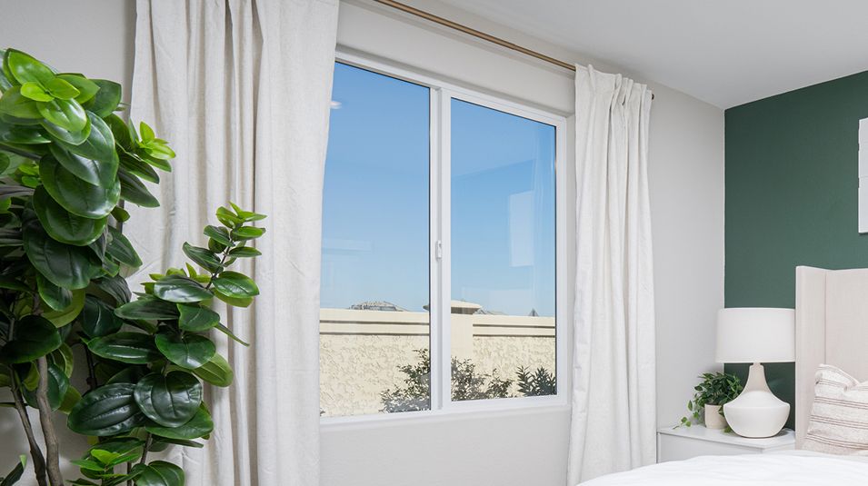 Breezes Westlake Res3308 NG Bed F1