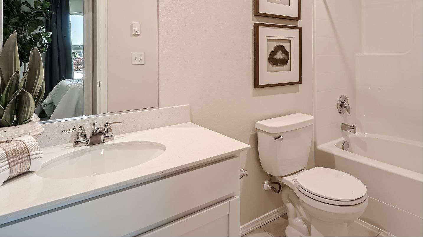 Bronze Inspiration Collection Daybreak Huron 1217 Bath2 F1