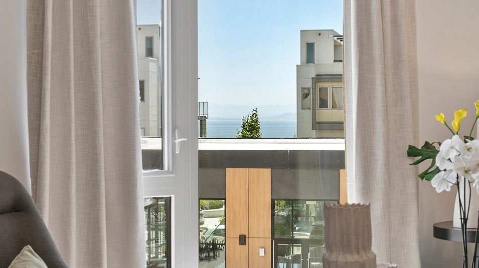 Madison Shipyard 322 Living 3of17 Base6