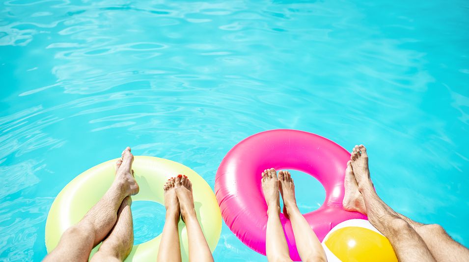 N Pic Activities Water Swimming Group Pool Floats Legs