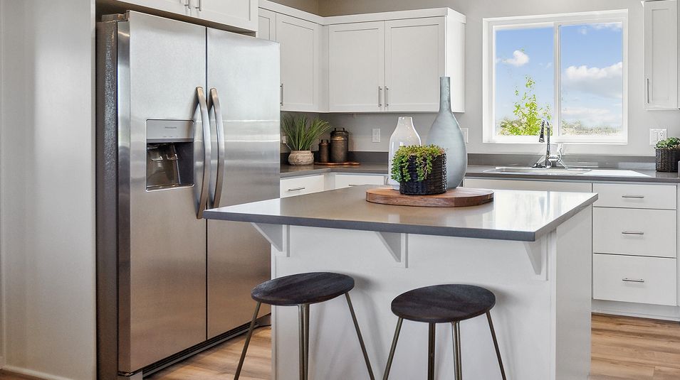 Smith Creek Season EI Kitchen Island F1